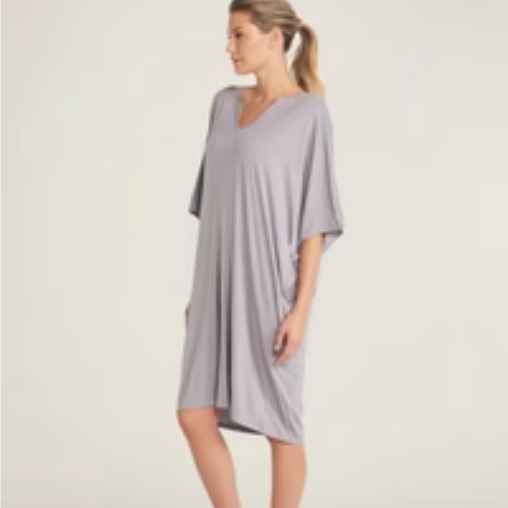 Silence + Noise kaftan dress Urban Outfitters gray V-Neck Kaftan Dress XS
